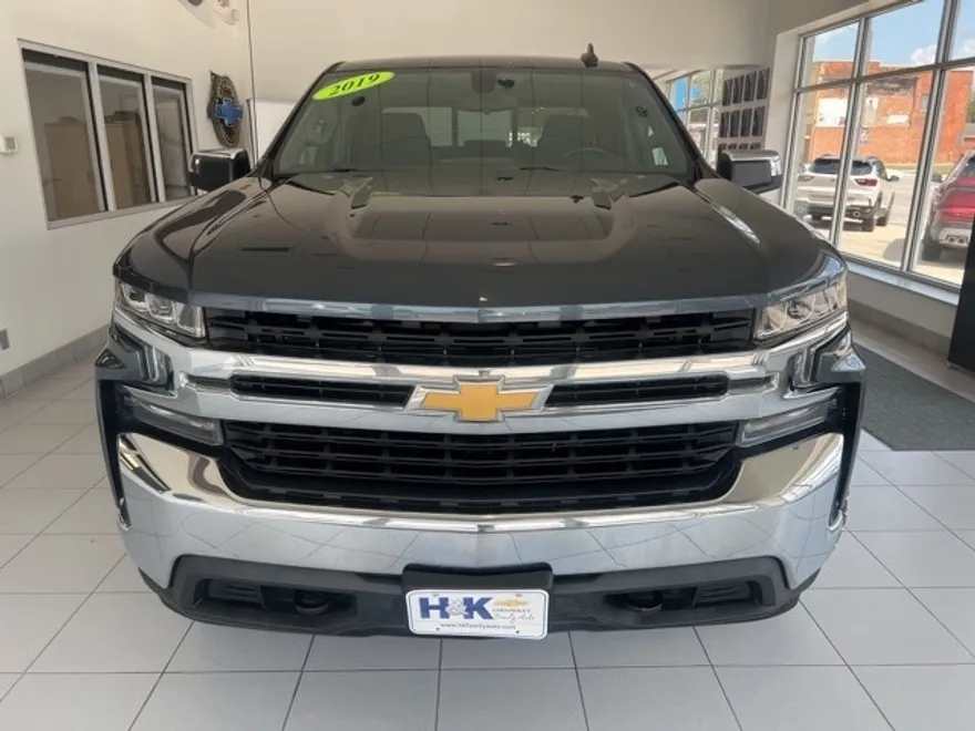2019 Chevrolet Silverado 1500 LT photo 1