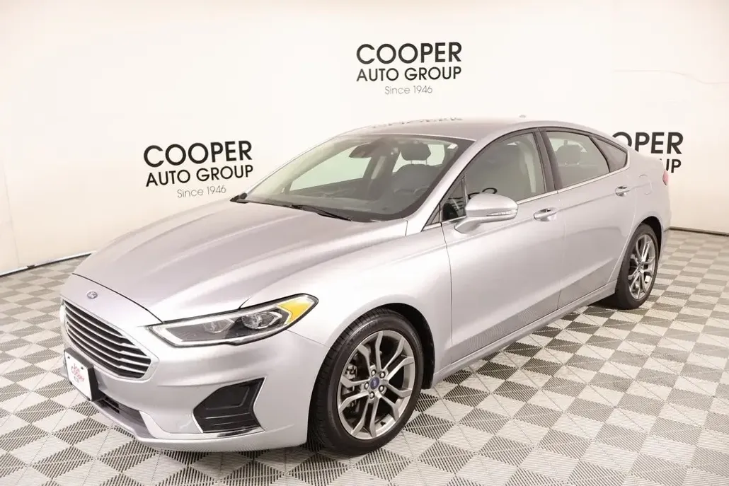 2020 Ford Fusion SEL photo 1