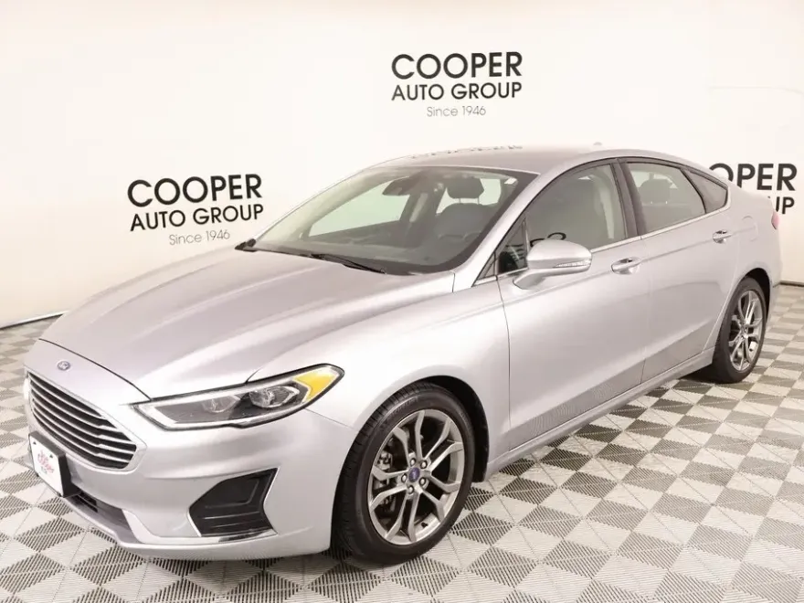 2020 Ford Fusion SEL photo 1