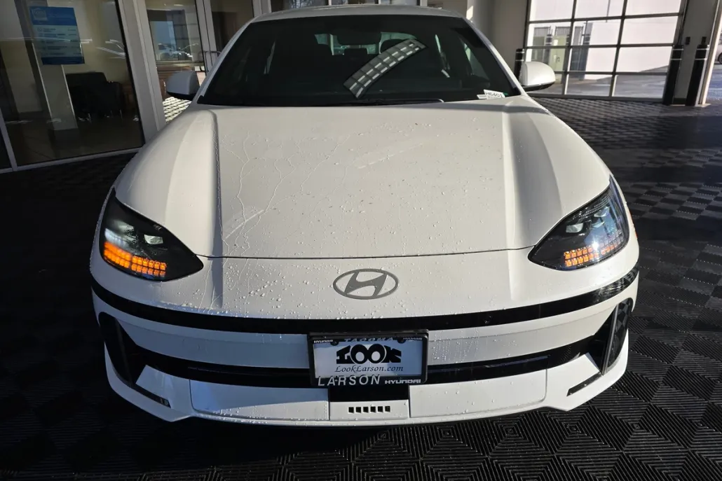 2024 Hyundai Ioniq 6 SEL photo 1