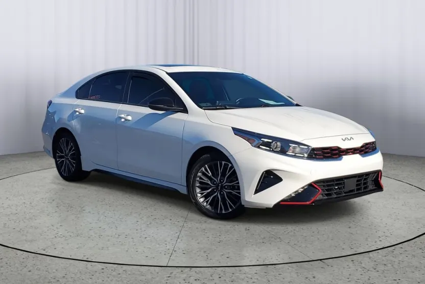 2024 Kia Forte GT-Line photo 1