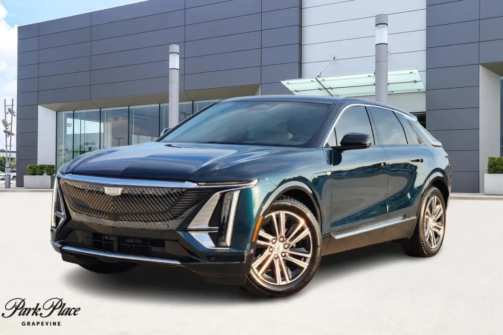 2025 Cadillac Lyriq Luxury photo 1
