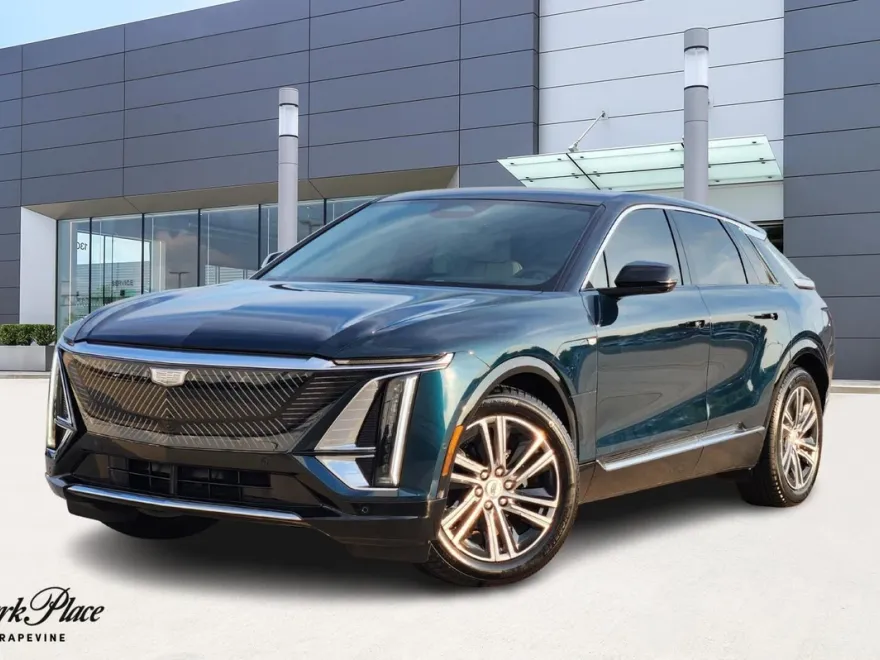 2025 Cadillac Lyriq Luxury photo 1
