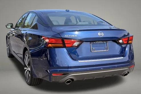 2022 Nissan Altima 2.5 SR photo 3