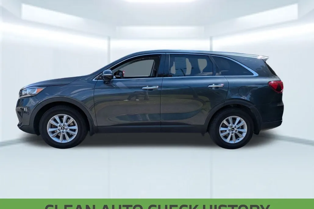2020 Kia Sorento LX photo 1