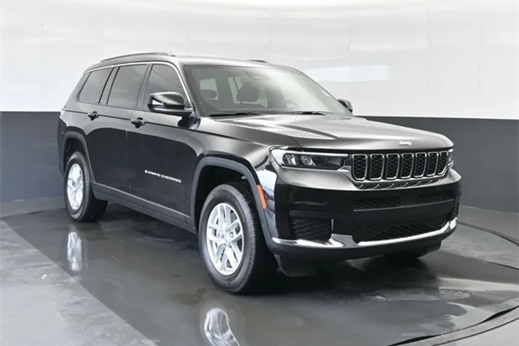 2025 Jeep Grand Cherokee L photo 1