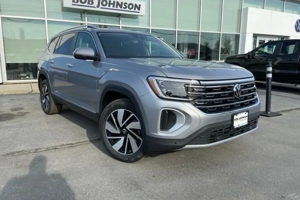 2025 Volkswagen Atlas SEL photo 1