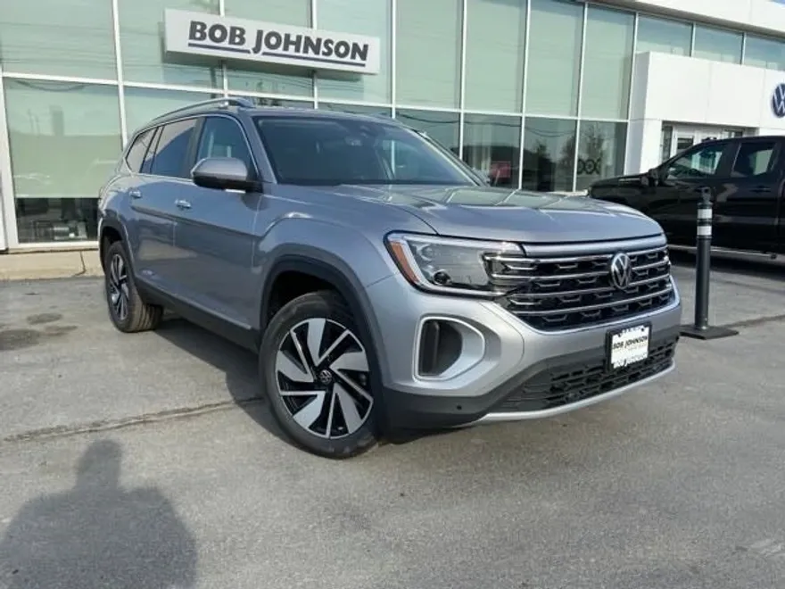 2025 Volkswagen Atlas SEL photo 1