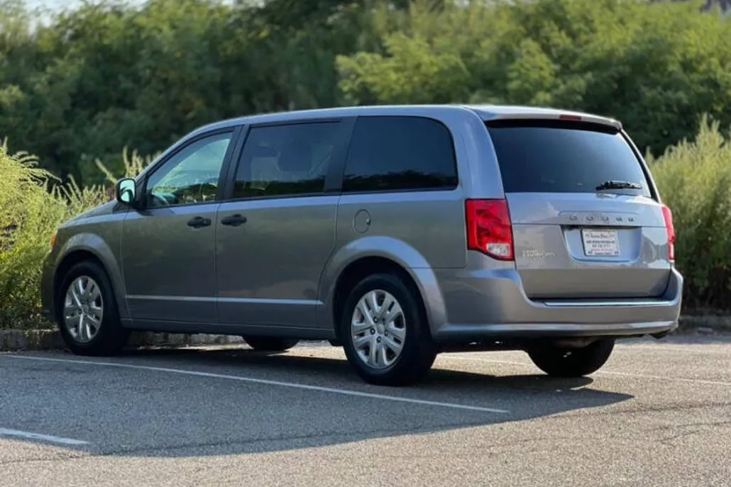 2019 Dodge Grand Caravan SE photo 1