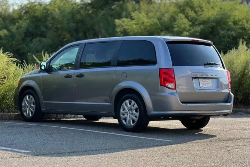 2019 Dodge Grand Caravan SE photo 1