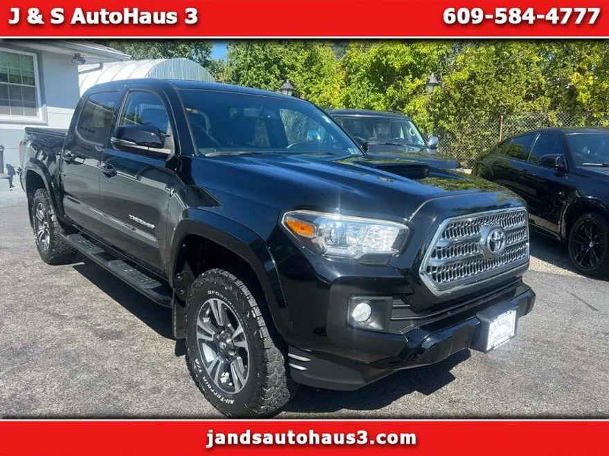 2017 Toyota Tacoma SR5 Double Cab Long Bed V6 4x4 photo 1