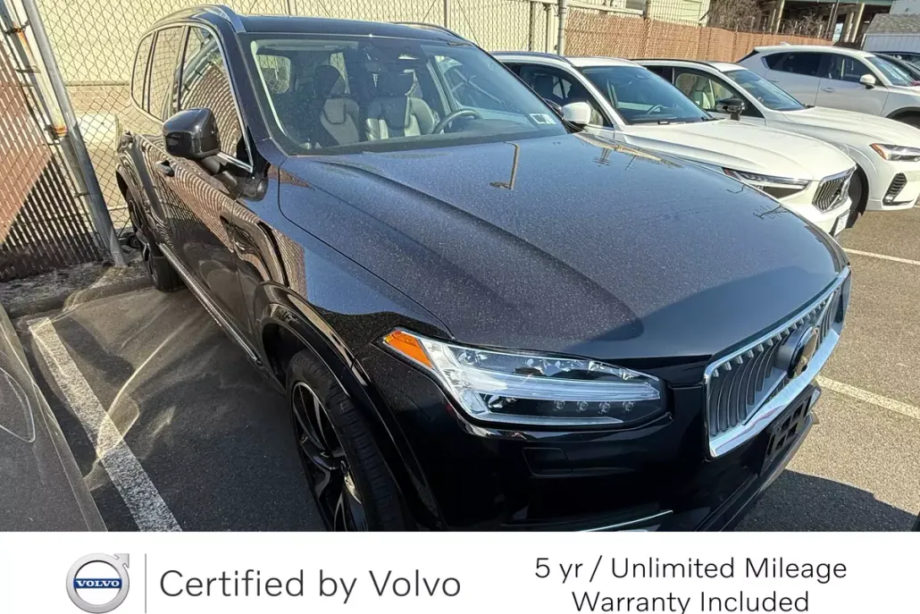 2023 Volvo XC90 B5 AWD Plus photo 1