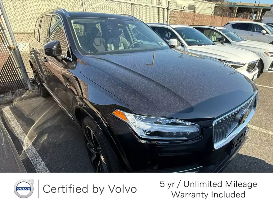 2023 Volvo XC90 B5 AWD Plus photo 1