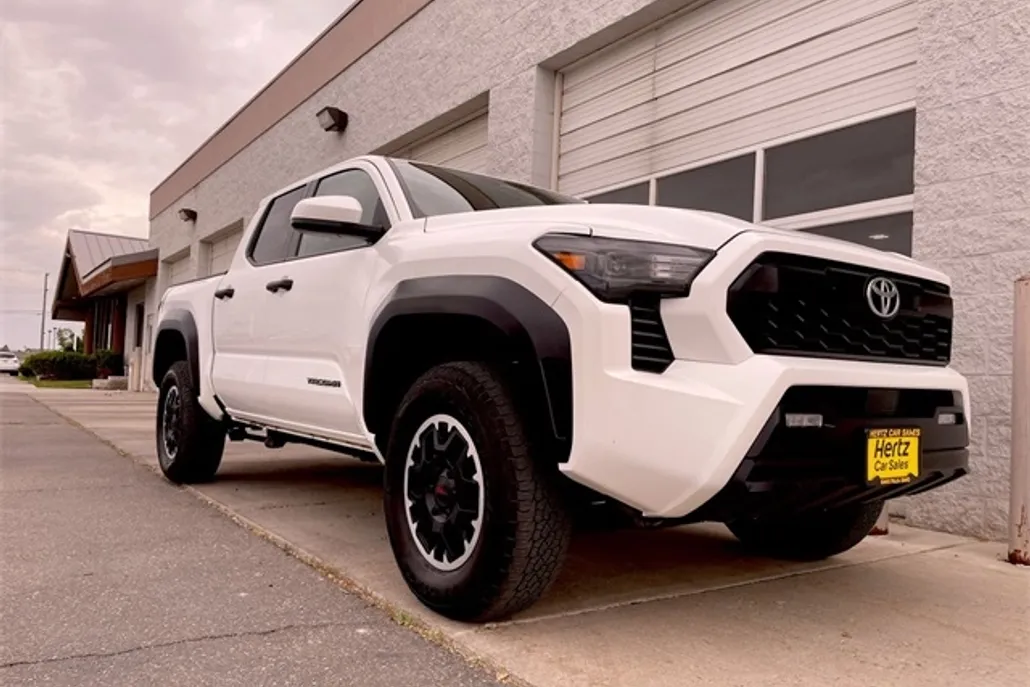 2024 Toyota Tacoma TRD Off-Road photo 1