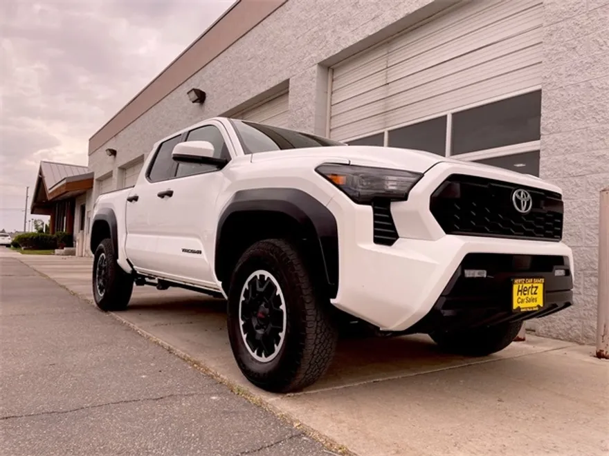 2024 Toyota Tacoma TRD Off-Road photo 1