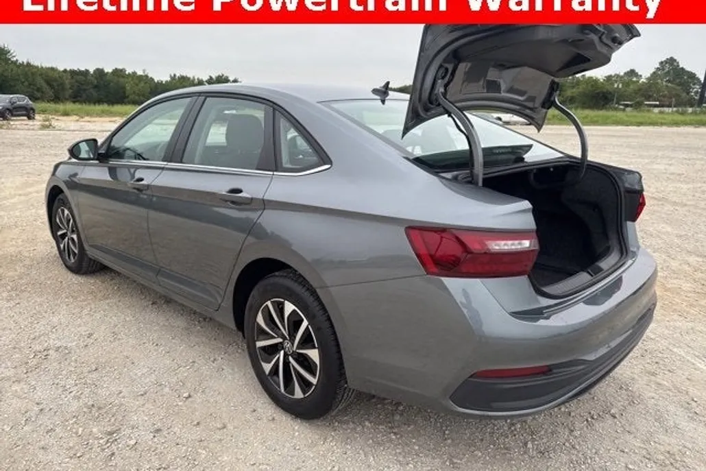 2025 Volkswagen Jetta S photo 1