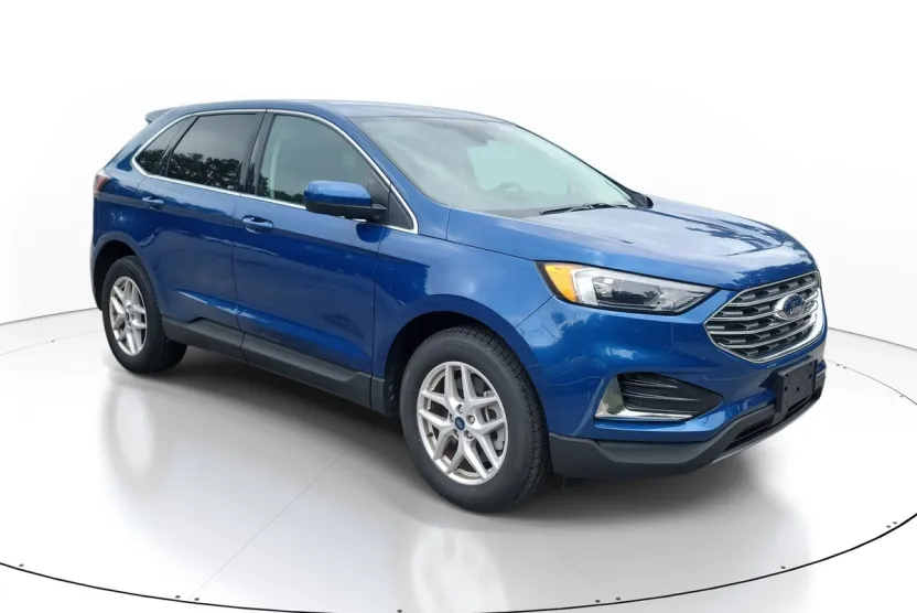2022 Ford Edge SEL photo 1