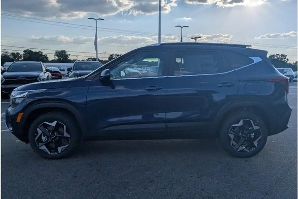 2026 Kia Seltos EX photo 1
