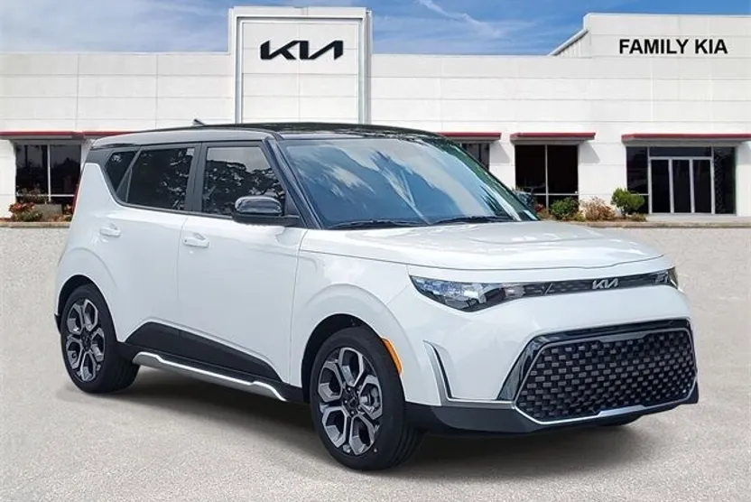 2025 Kia Soul EX photo 1