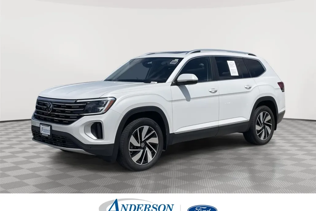 2024 Volkswagen Atlas SEL photo 1