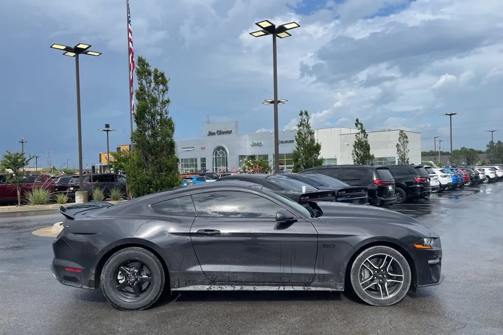 2022 Ford Mustang GT Premium photo 1