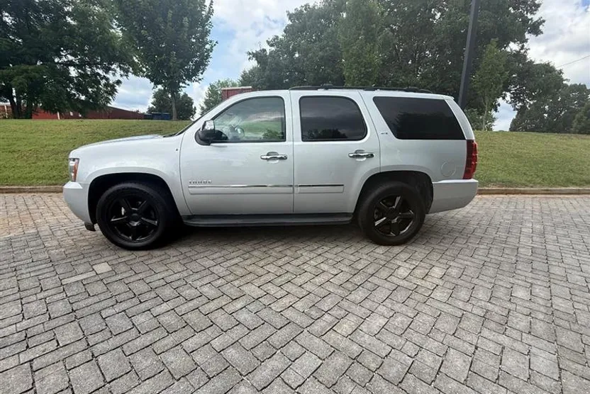 2013 Chevrolet Tahoe LTZ photo 1
