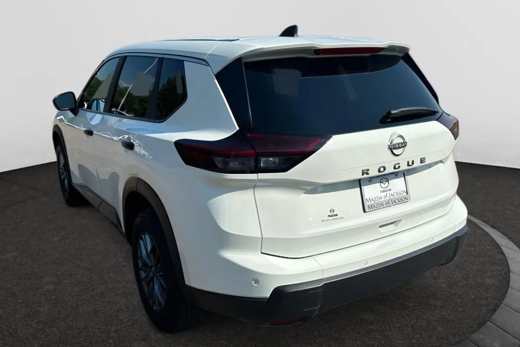 2024 Nissan Rogue S photo 1