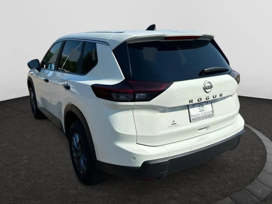 2024 Nissan Rogue S photo 1
