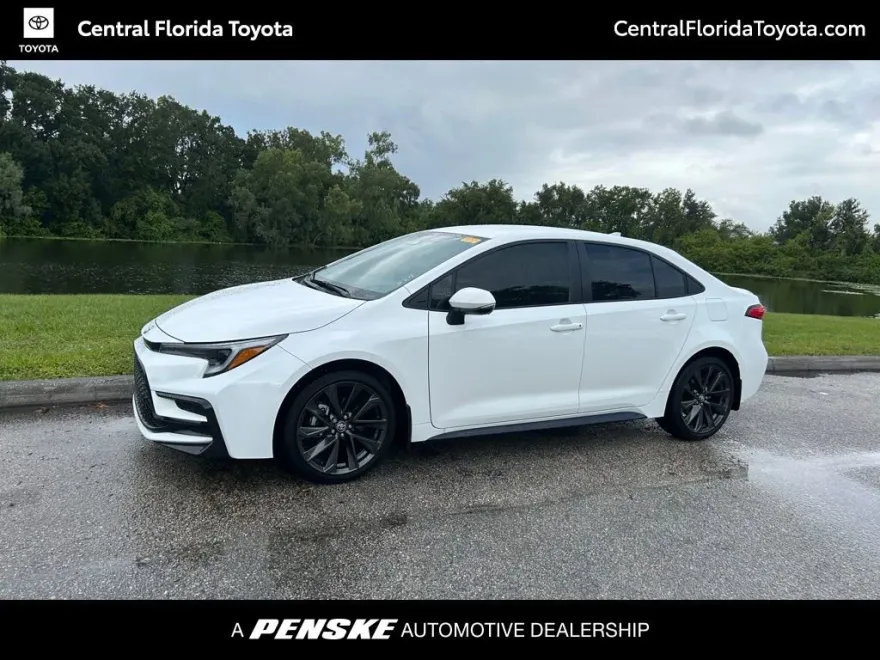 2024 Toyota Corolla SE photo 1