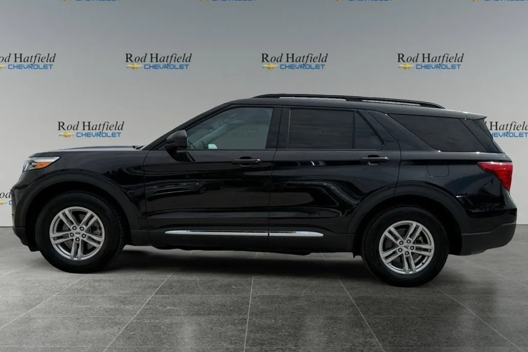 2023 Ford Explorer XLT photo 1