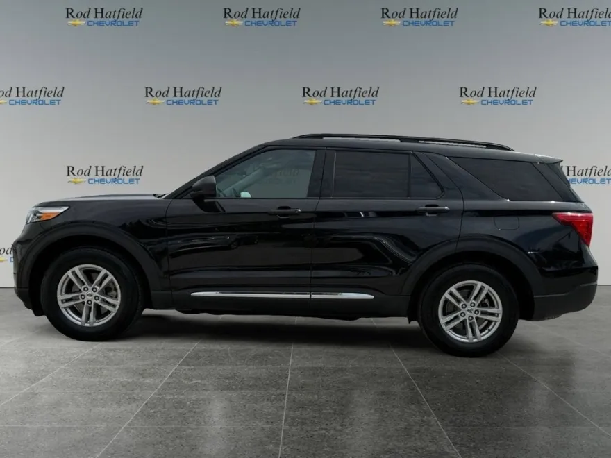 2023 Ford Explorer XLT photo 1