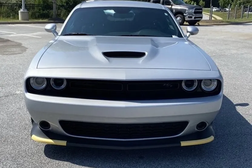 2023 Dodge Challenger R/T photo 1