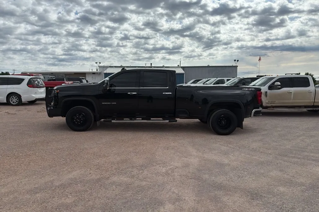 2024 Chevrolet Silverado 3500HD LTZ photo 1