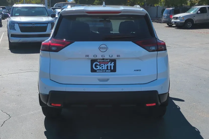 2026 Nissan Rogue SV photo 1