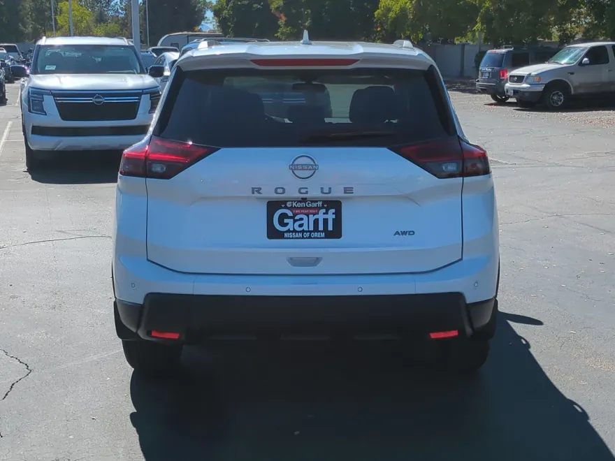 2026 Nissan Rogue SV photo 1
