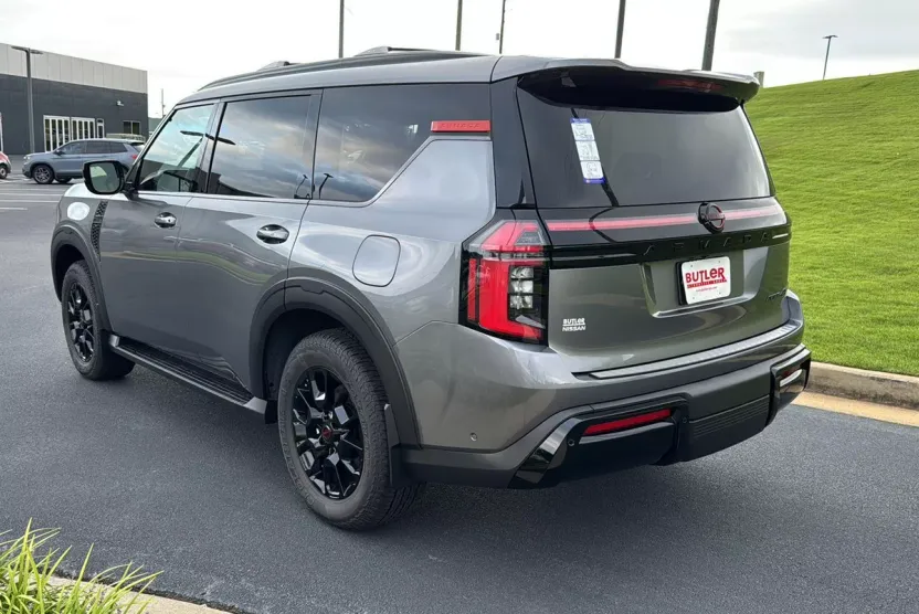 2025 Nissan Armada photo 1