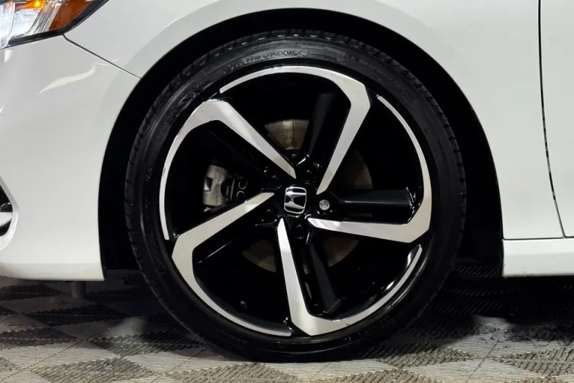 2018 Honda Accord Sport 1.5T photo 1