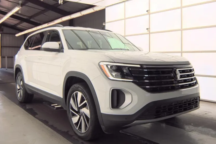 2025 Volkswagen Atlas SE Technology photo 1