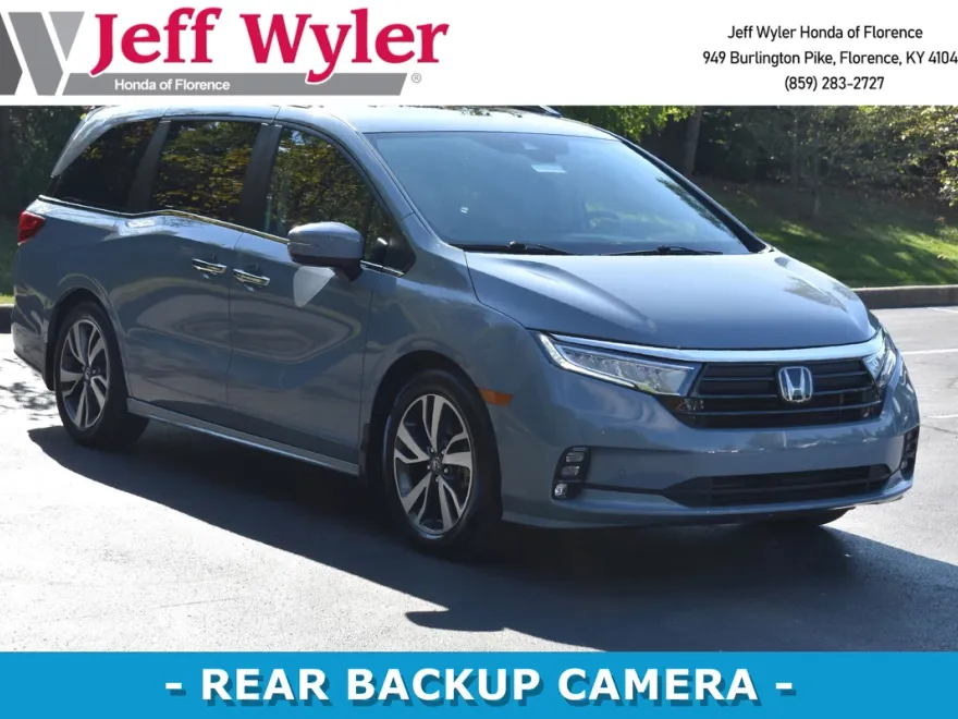 2023 Honda Odyssey Touring photo 1