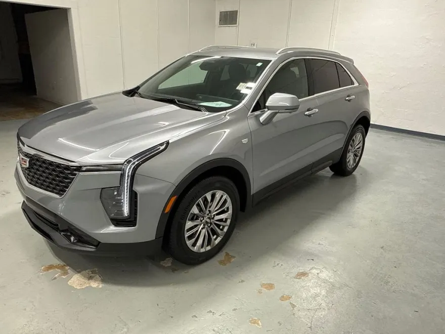 2025 Cadillac XT4 Premium Luxury photo 1