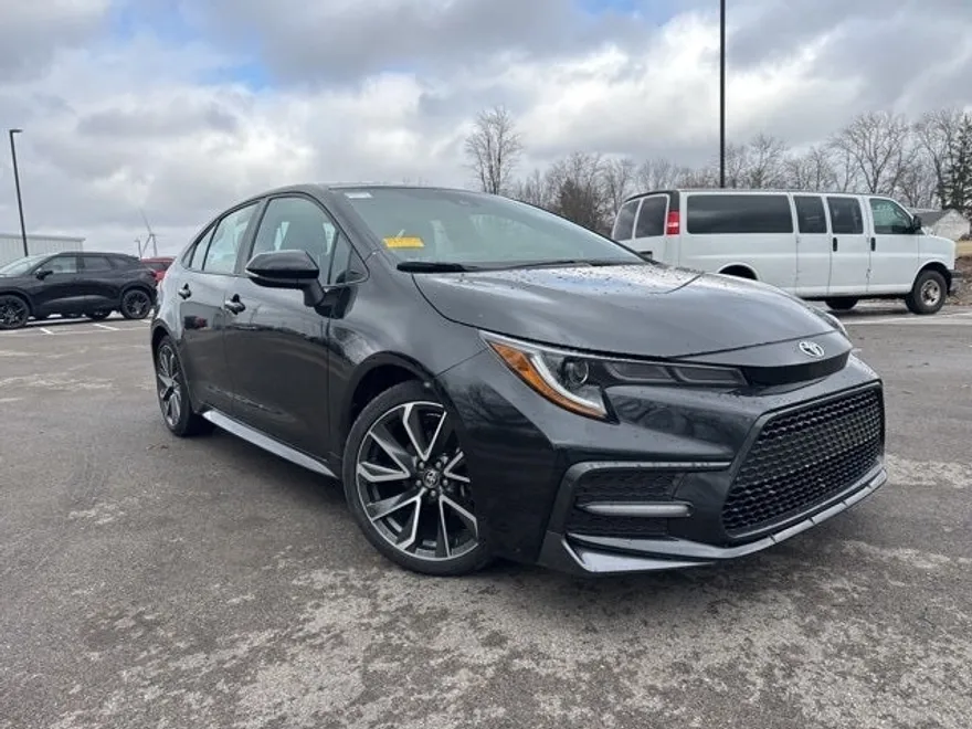 2021 Toyota Corolla SE photo 1