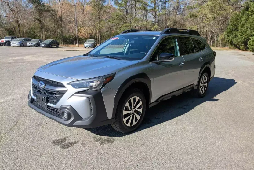 2023 Subaru Outback Premium photo 1