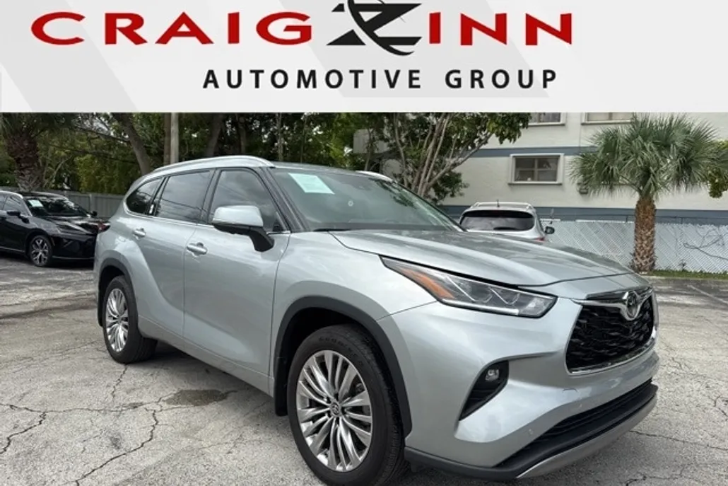 2024 Toyota Highlander Platinum photo 1