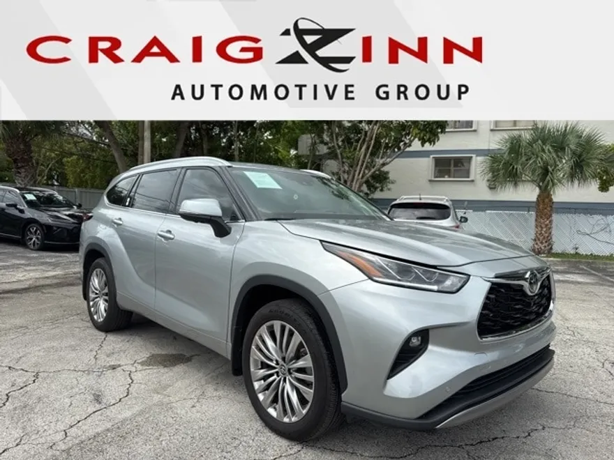 2024 Toyota Highlander Platinum photo 1