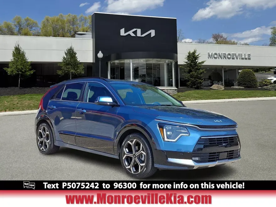 2023 Kia Niro Plug-In Hybrid SX Touring photo 1