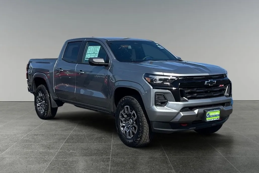 2025 Chevrolet Colorado Z71 photo 1