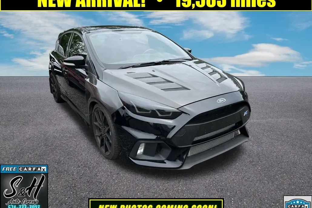 2017 Ford Focus RS photo 1
