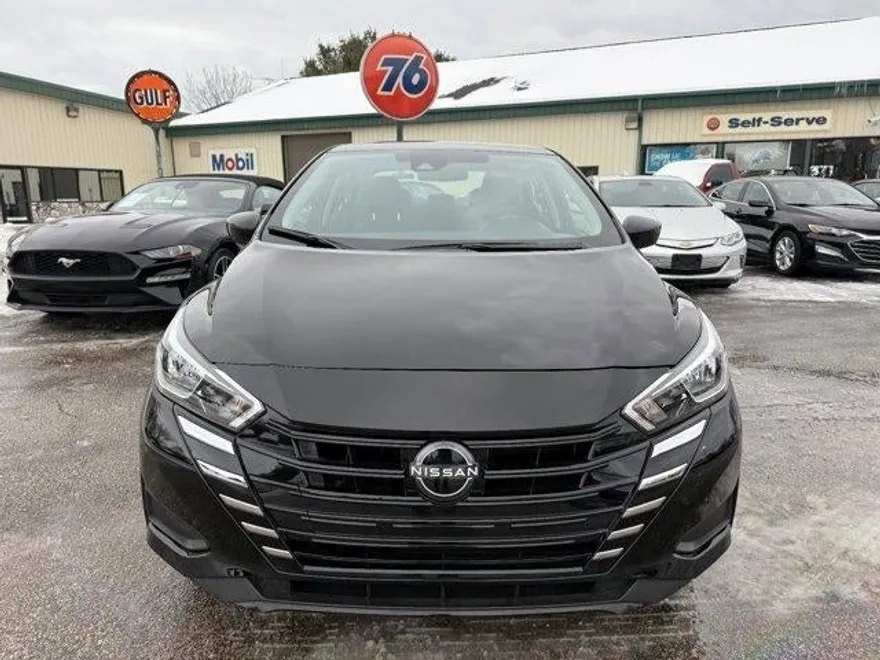 2024 Nissan Versa SV photo 1