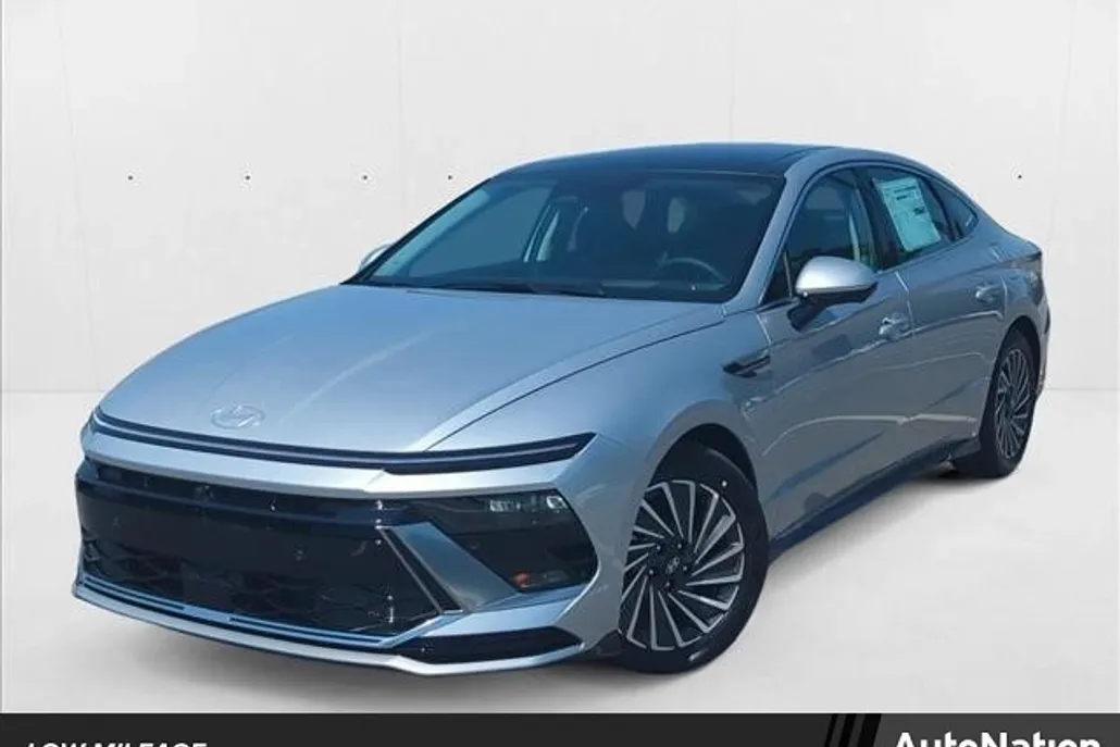 2024 Hyundai Sonata Hybrid Limited photo 1