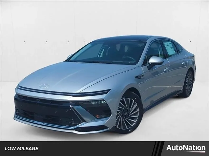 2024 Hyundai Sonata Hybrid Limited photo 1